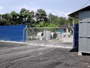 factory iron gate 7     